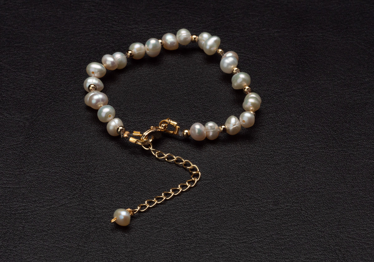 Chris pearl bracelet by Lululux Pearls
